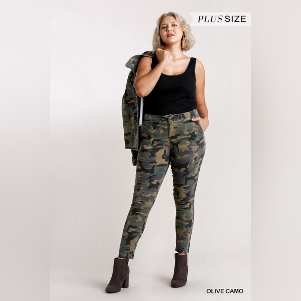 Democracy Green Camouflage Absolution Skinny Pants Size 22